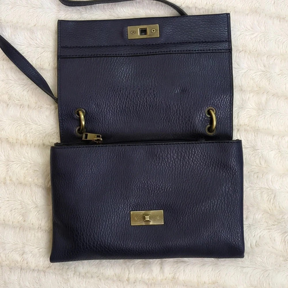Sondra Roberts Squared Vegan Textured Crossbody Bag - Picture 5 of 10